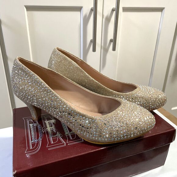DELICACY Champagne Gold Rhinestone Heels Shoes Sz 9 NWBox Party Holiday Cocktail - Picture 2 of 9